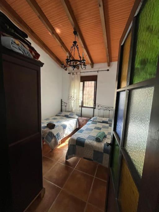 Farmhouse Surrounded By Centenary Olive Trees Olías Exterior foto